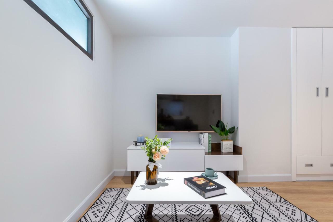 Cozrum Homes - Premier Residence Хошимин Екстериор снимка